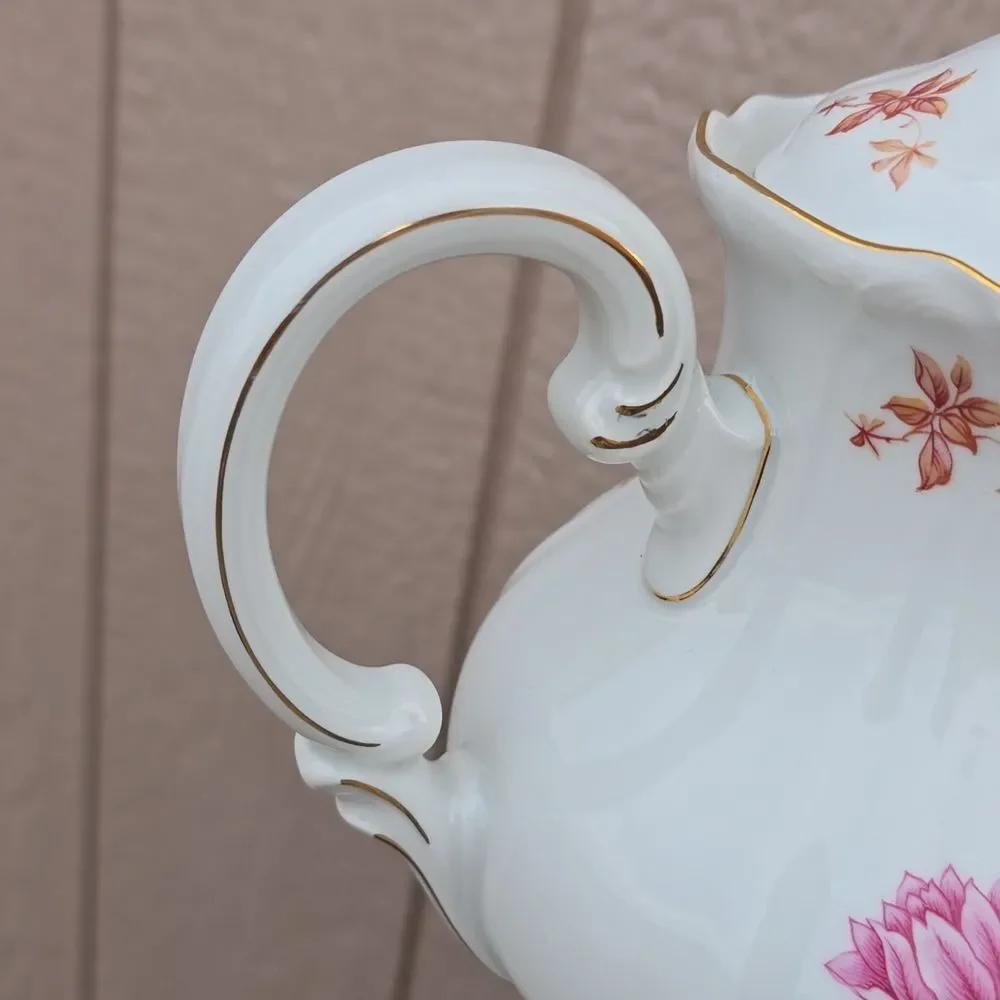 Hutschenreuther Arzberg Bavaria INGEBORG Lotus Floral Gold Trim Teapot – 857